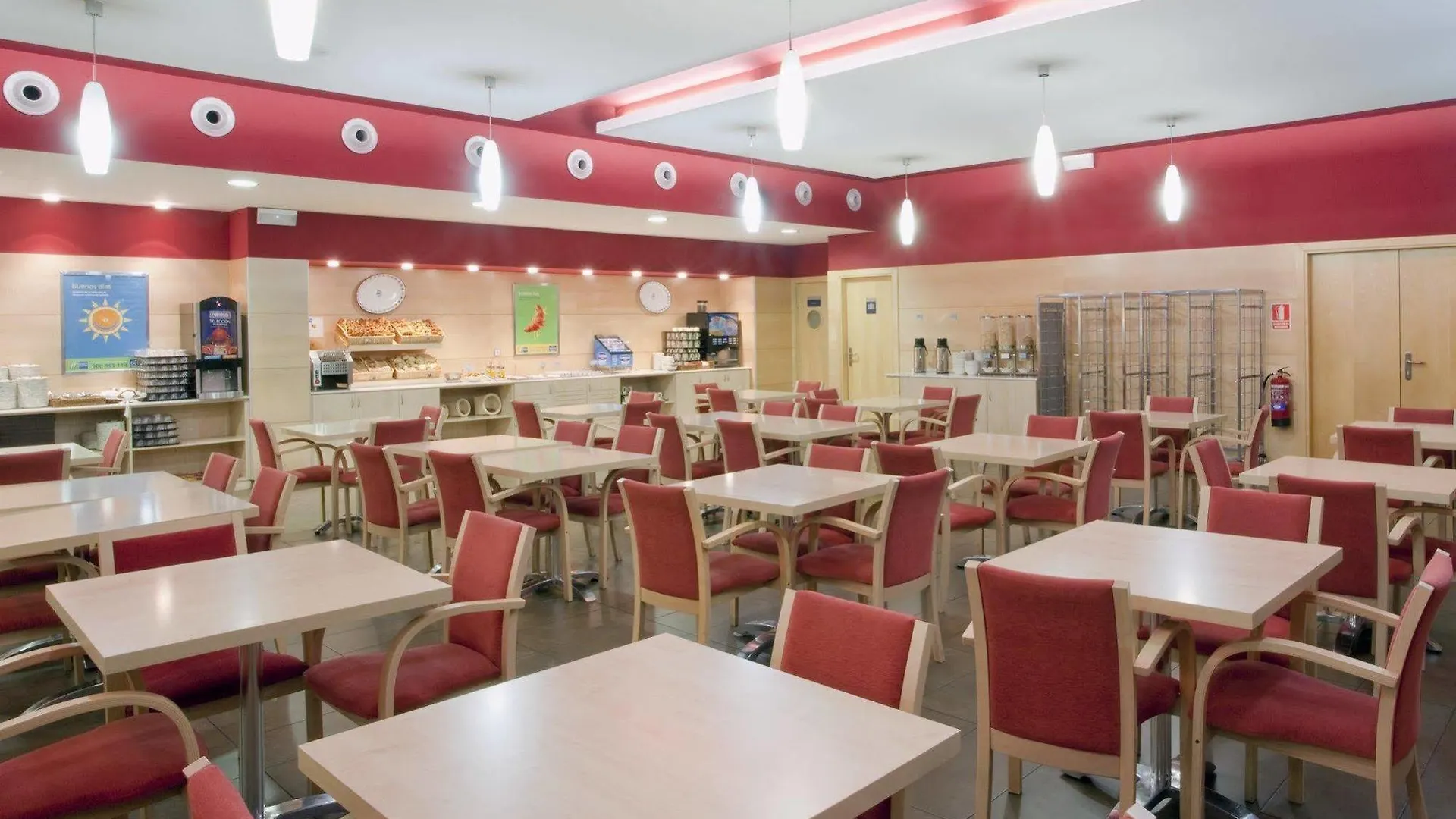 ***  B&B Hotel Madrid Aeropuerto T1 T2 T3 Spanien