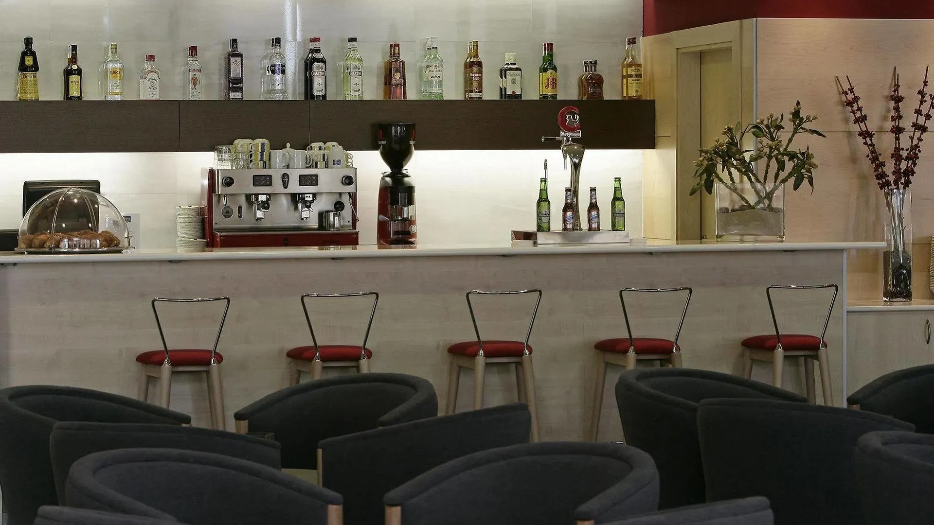 B&B Hotel Madrid Aeropuerto T1 T2 T3