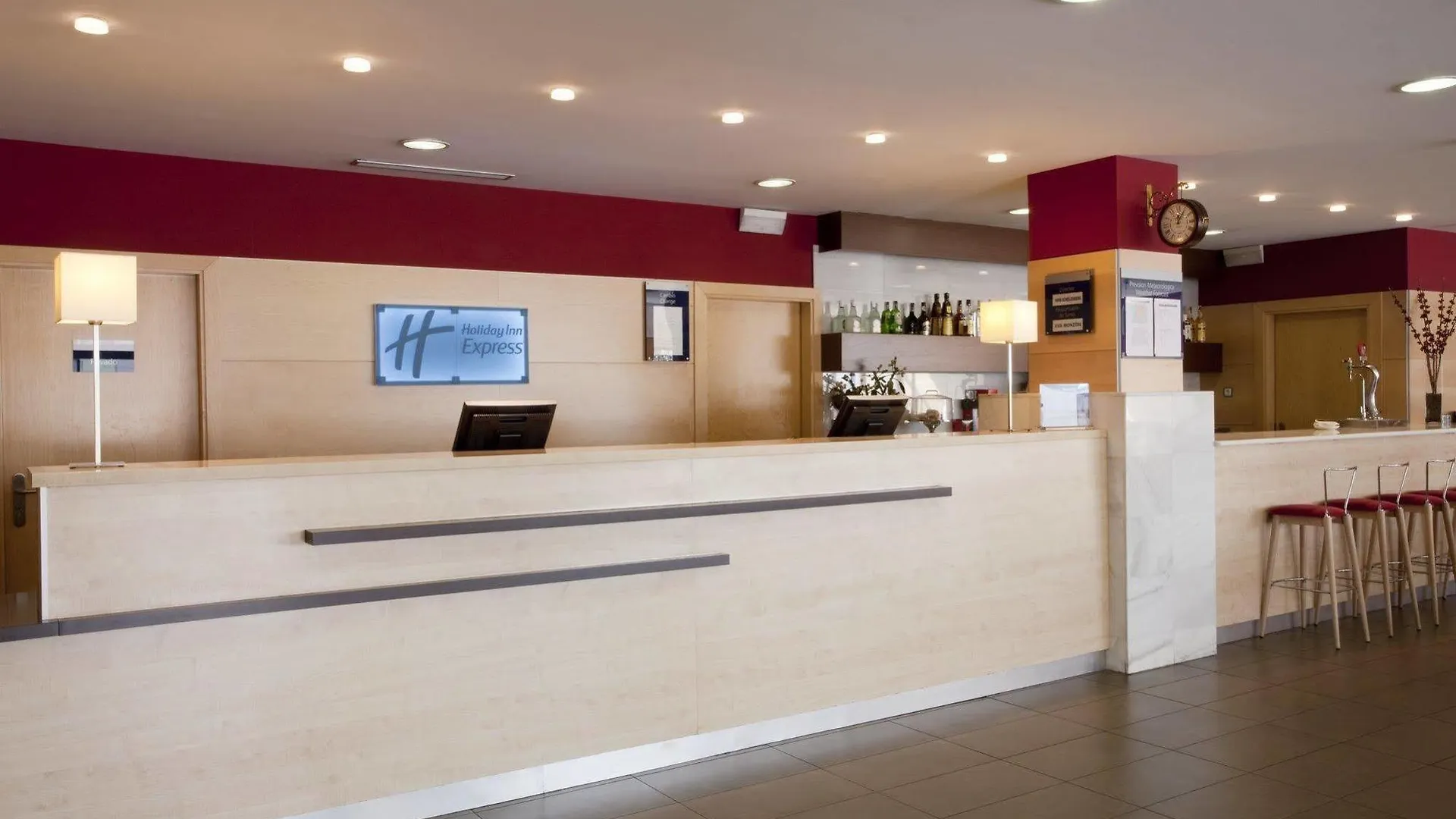 B&B Hotel Madrid Aeropuerto T1 T2 T3 3*,