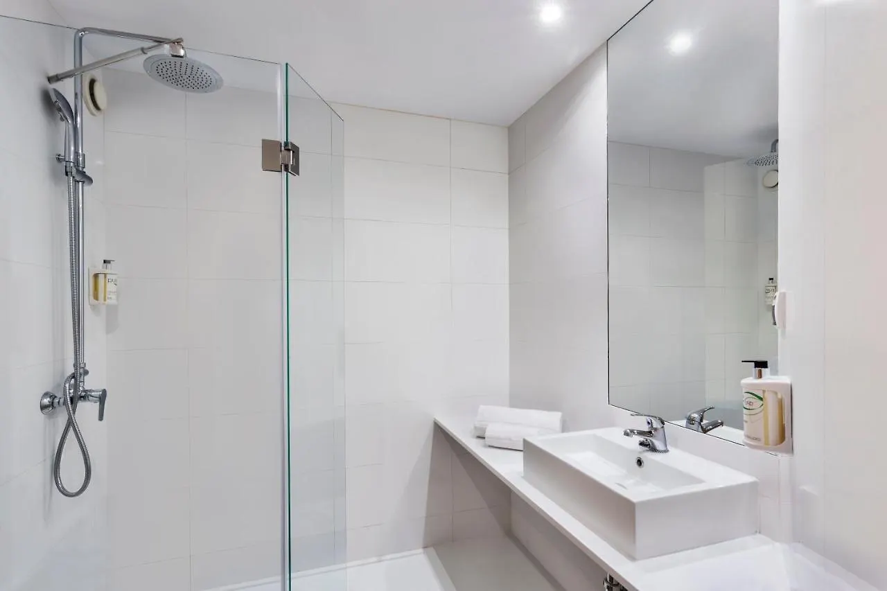B&B Hotel Madrid Aeropuerto T1 T2 T3 3*,  Ισπανία